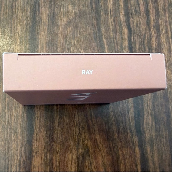 ILIA Sunshift Cream Bronzer - Ray - Picture 3 of 4